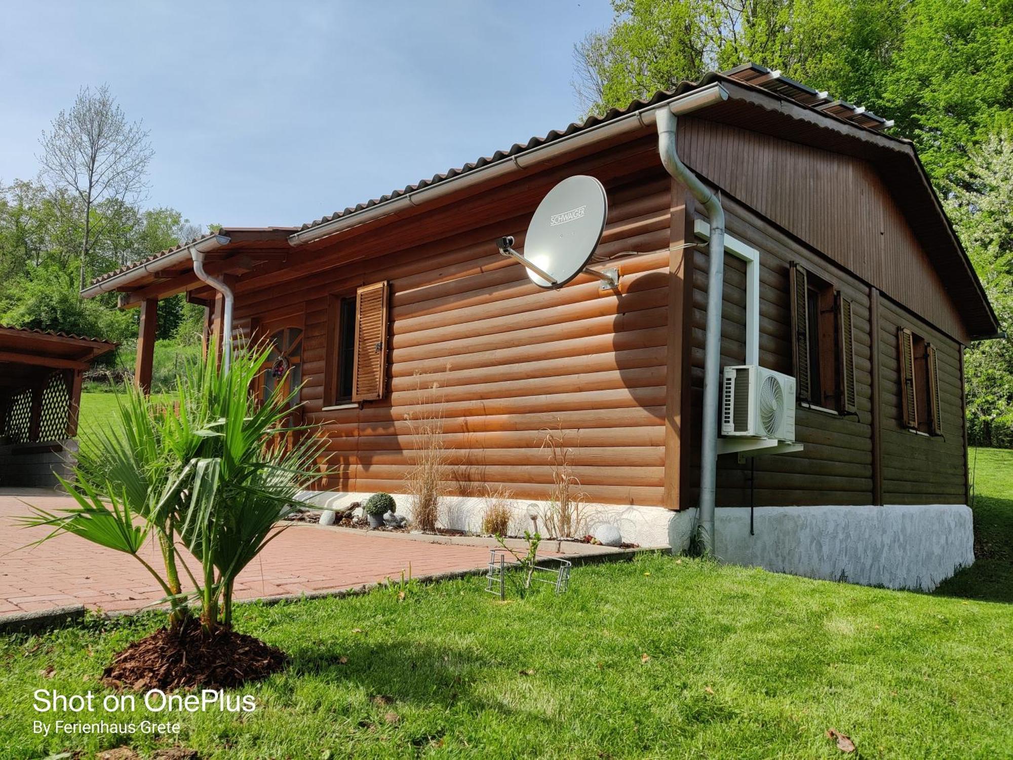 Ferienwohnung Grete, An Der Weinstrasse Ehrenhausen Exterior foto